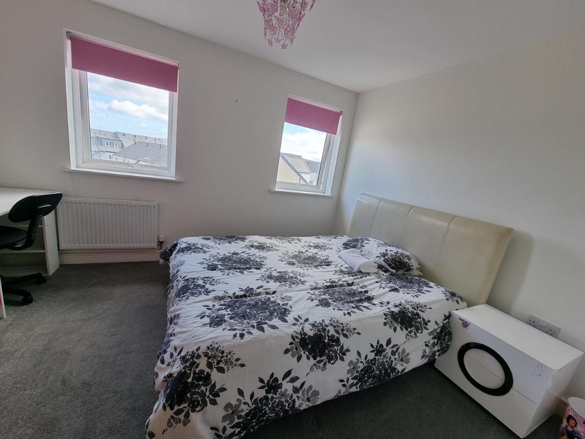 Kingsize Room Close To The A30 Camborne Pool Bagian luar foto